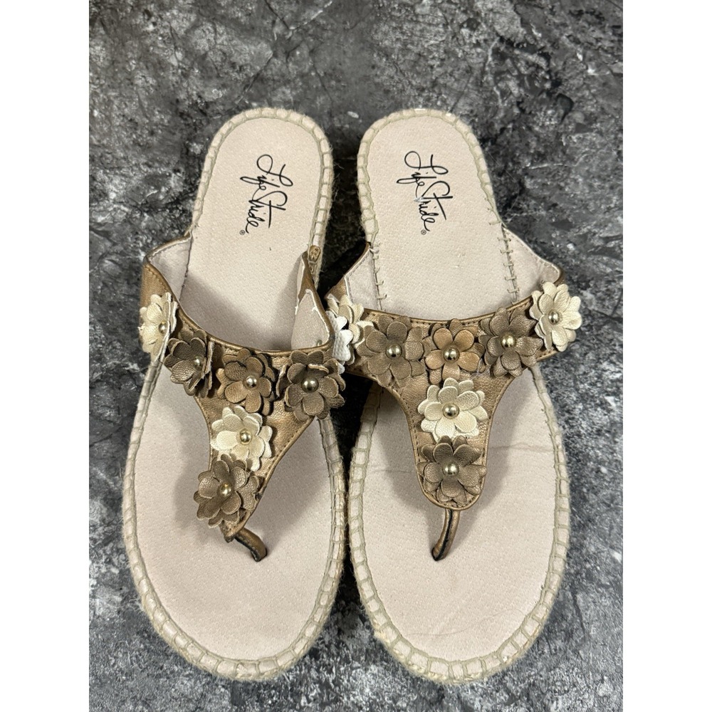 Life Stride Womens Rosie Floral Applique Slide Comfort Flip Flops Gold Silver 10